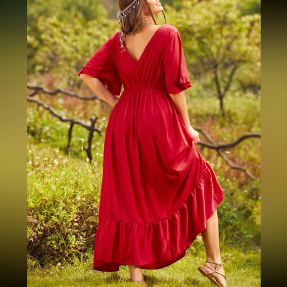 Plus butterfly sleeve maxi dress - Picture 2 of 6